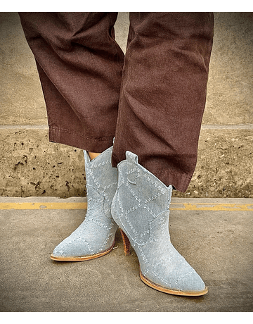 Trilacat Denim taco aguja