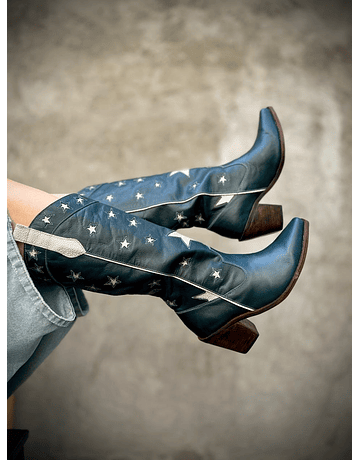 Lolla Azul Petróleo Taco Cafe