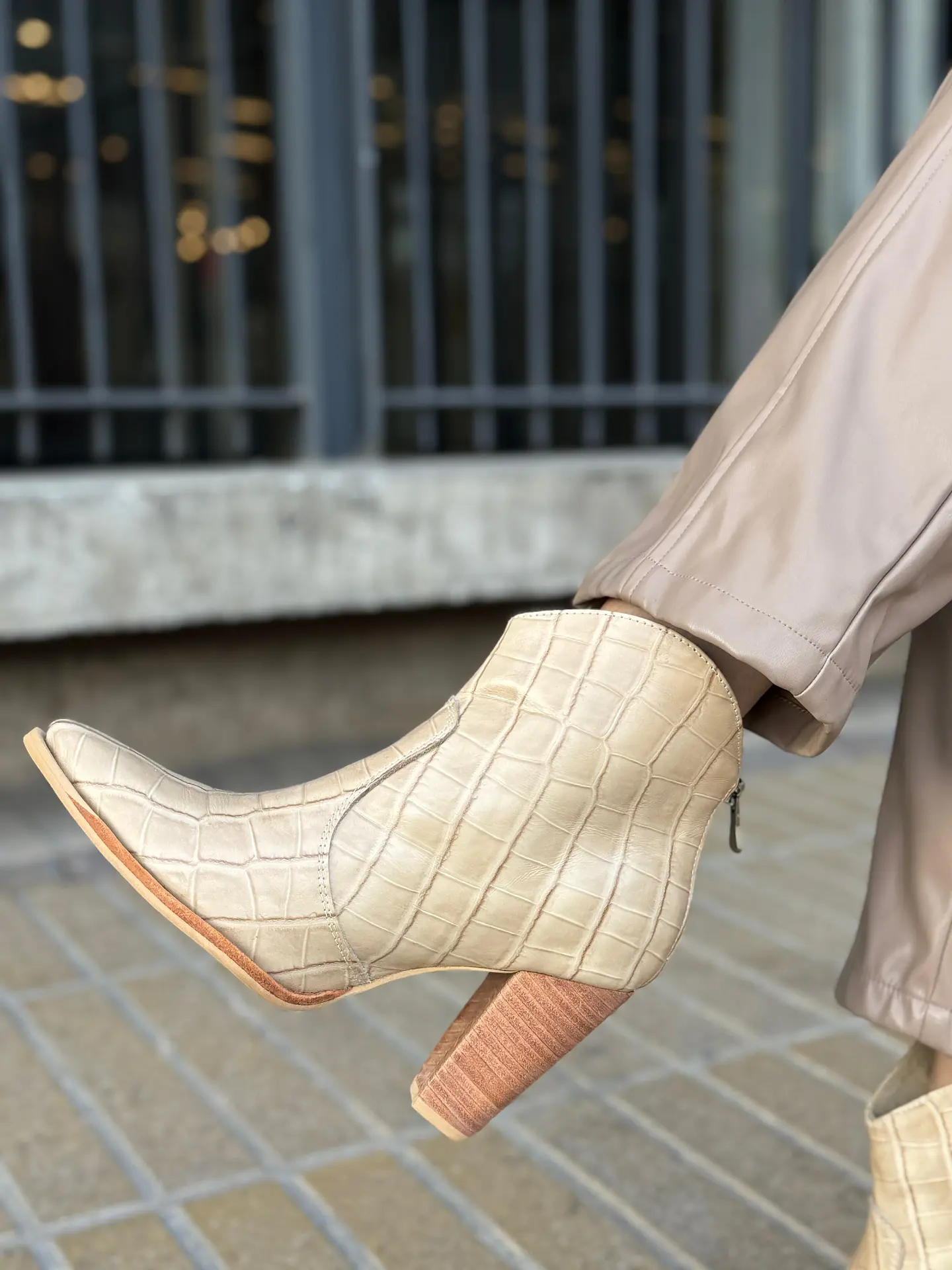 Italia Lagarto Beige 3