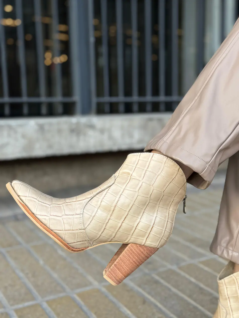 Italia Lagarto Beige 3