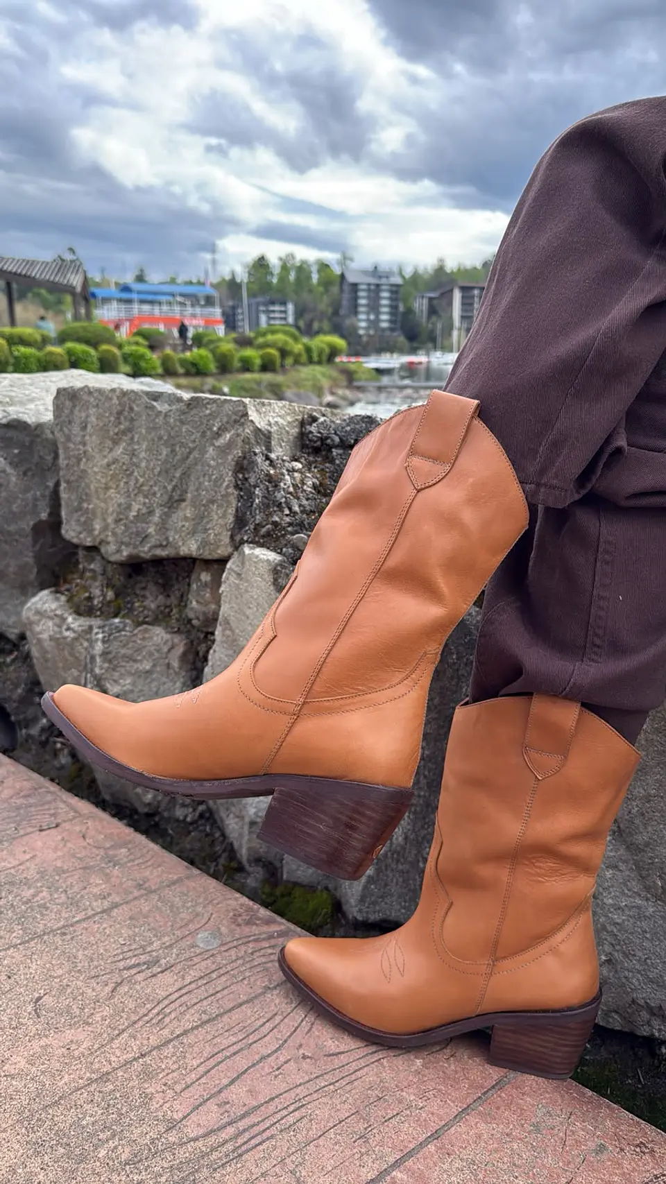 Jacinta Cuero Camel 8