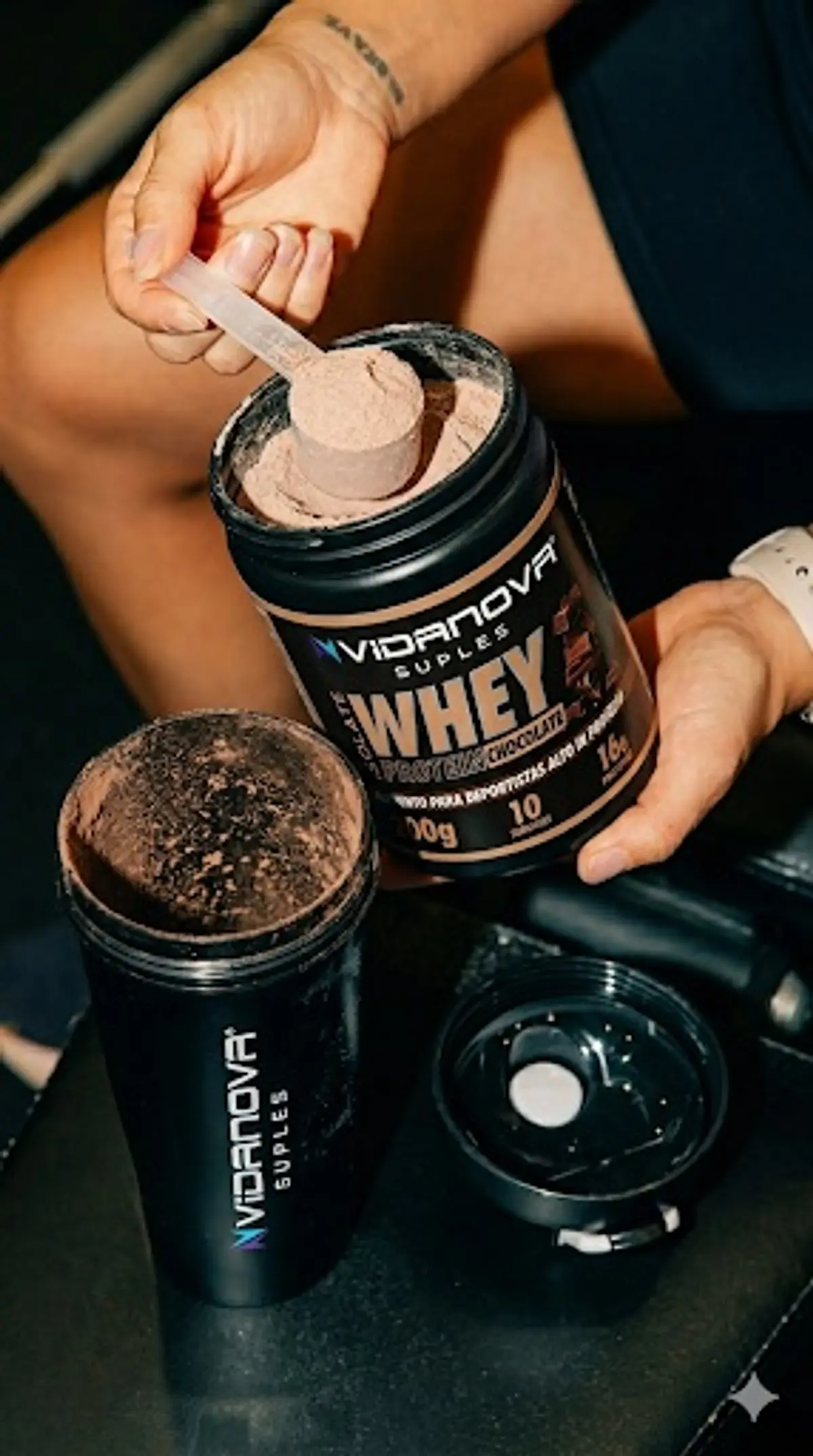<strong style="text-shadow: 1px 1px 3px rgba(0, 0, 0, 0.3);">proteínas</strong>