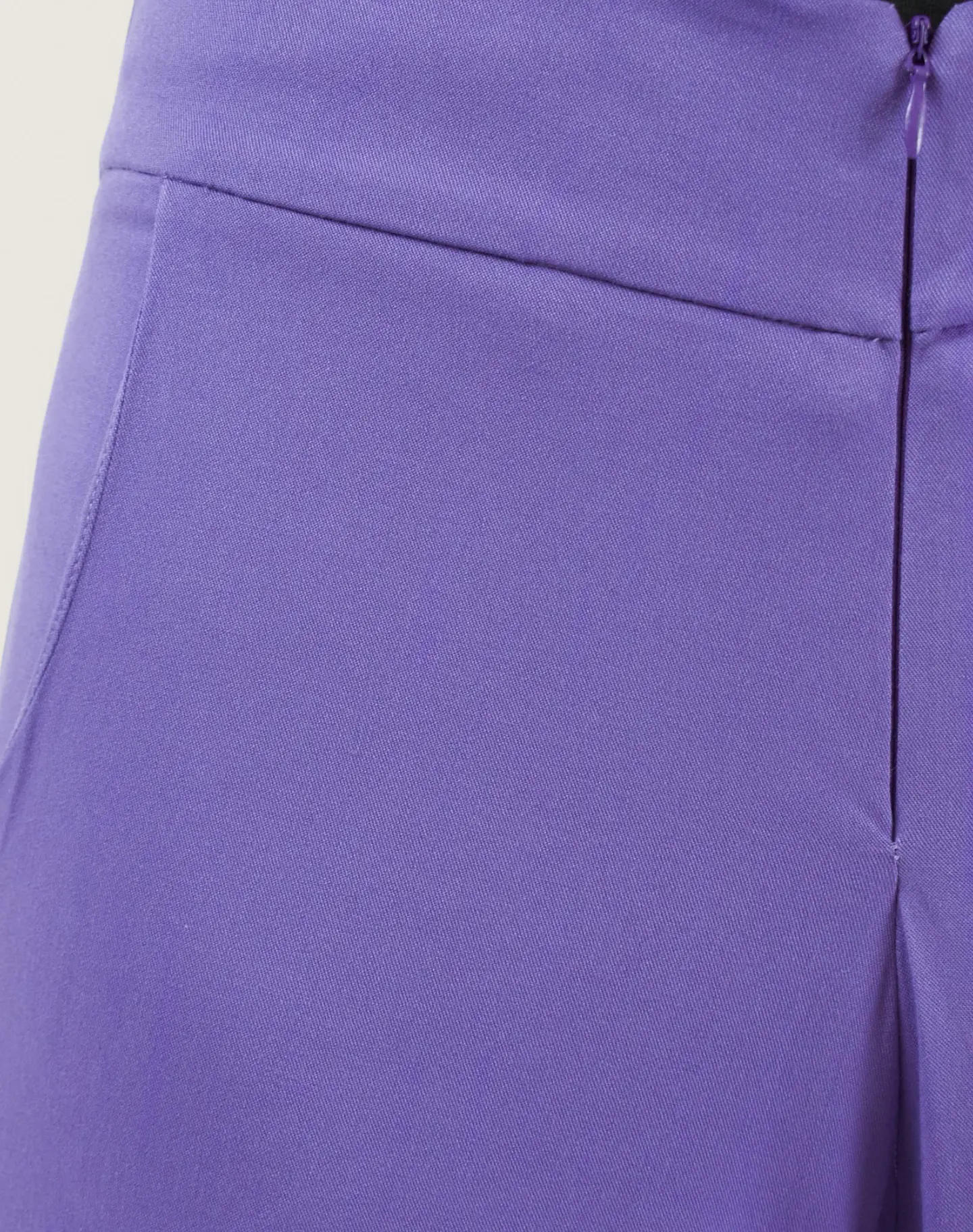 Pantalón Viscosa Bota Ancha Uva 5