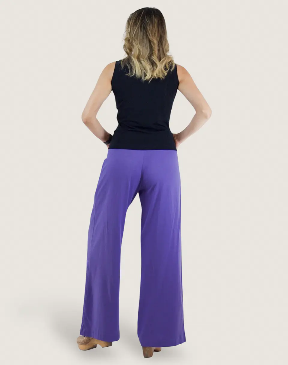 Pantalón Viscosa Bota Ancha Uva 2