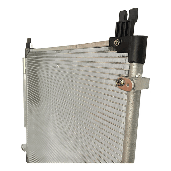 Condensador Toyota Hilux 2016-2024 88460-0k350 2
