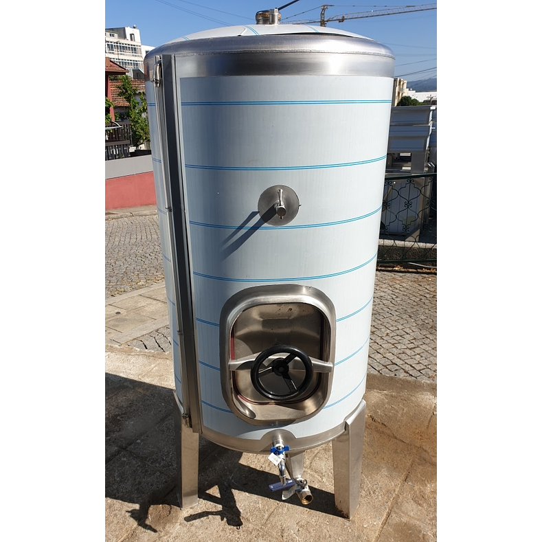 Cuba Inox 350 Litros Porta Lateral 1