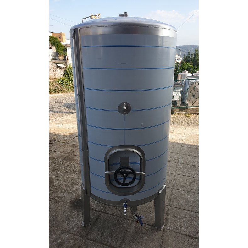 Cuba Inox 675 Litros Porta Lateral 1