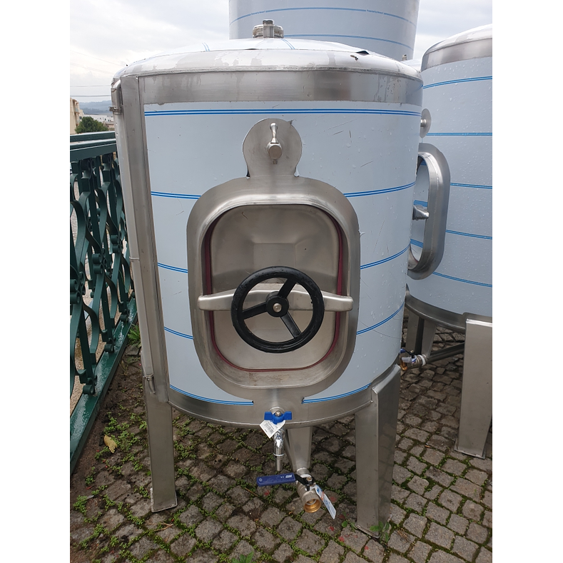 Cuba Inox 200 Litros Porta Lateral 1