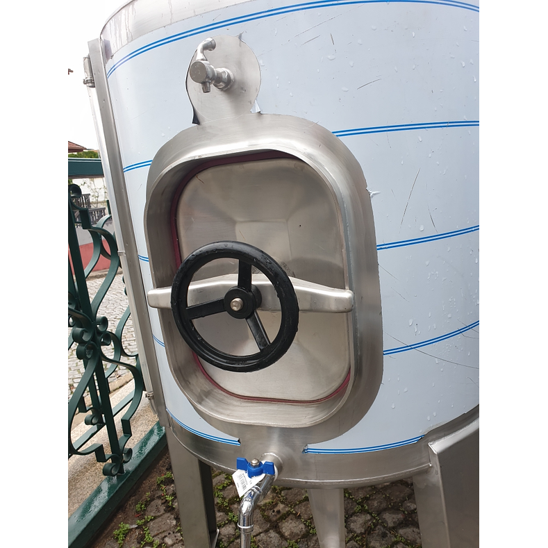 Cuba Inox 200 Litros Porta Lateral 2