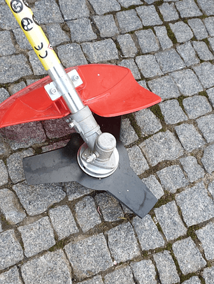 Roçadora com Rodas  52cc Bricofer 