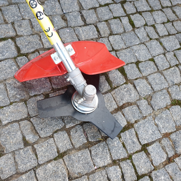 Roçadora com Rodas  52cc Bricofer  2