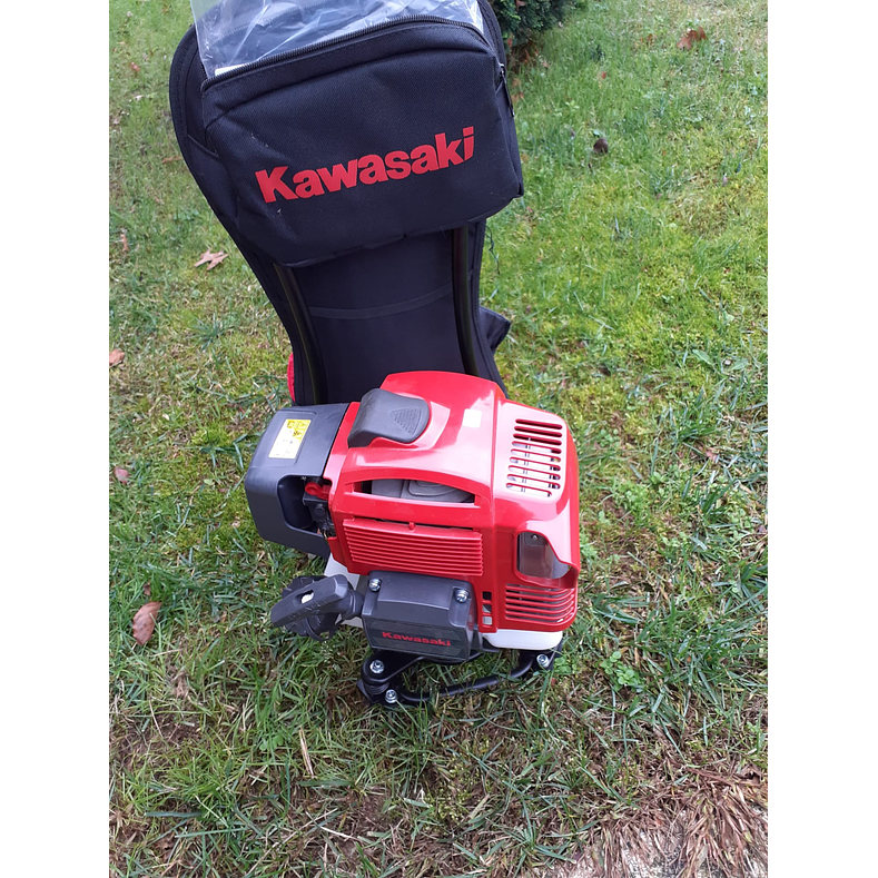 Roçadora Kawasaki TJ45 Flexível Costas Altas 3