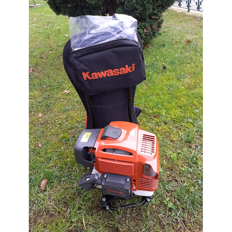 Roçadora Kawasaki TJ45 Flexível Costas Altas 5