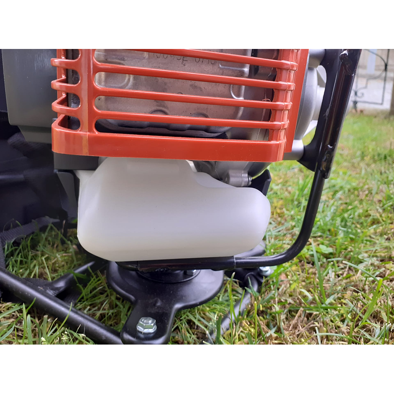 Roçadora Kawasaki TJ45 Flexível Costas Altas 6