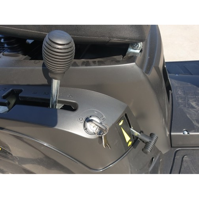 Trator Relva ALPINA MJ66 4E 2