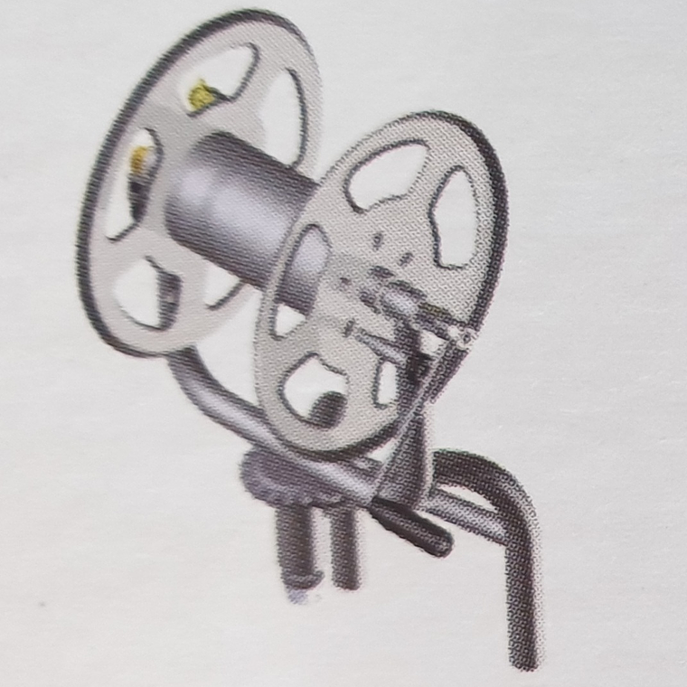  Enrolador Giratório ROCHA 120 Metros C/Suporte 1