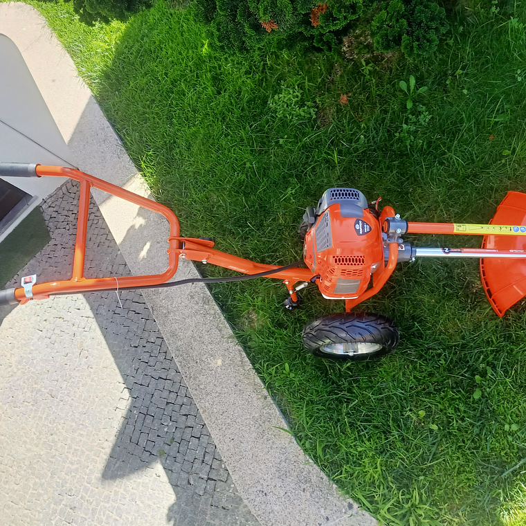 Roçadora Com Rodas Daewoo 2T 52cc 2