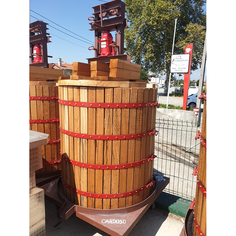 Prensa Hidráulica 32T 100x110 com guincho 1