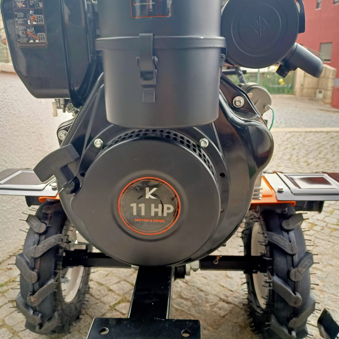 Mini Trator DIESEL  11HP Arranque Eletrico 3