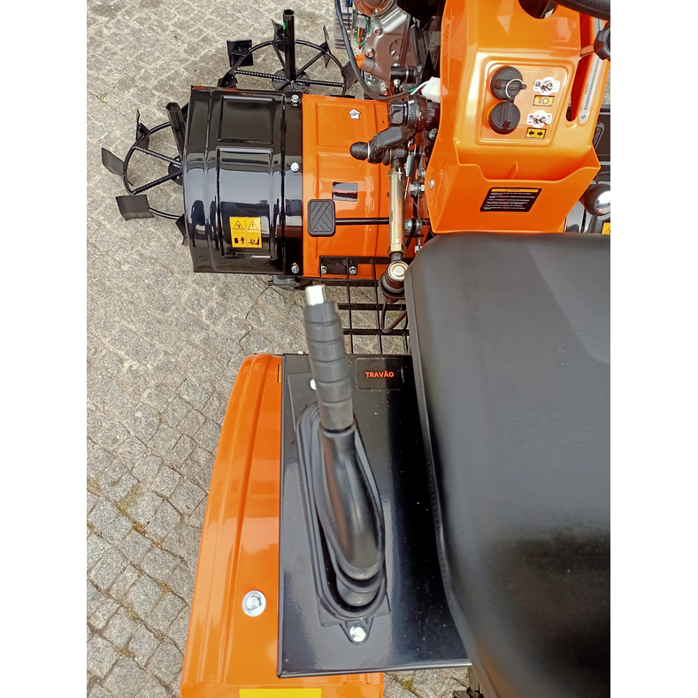 Mini Trator DIESEL  11HP Arranque Eletrico 8