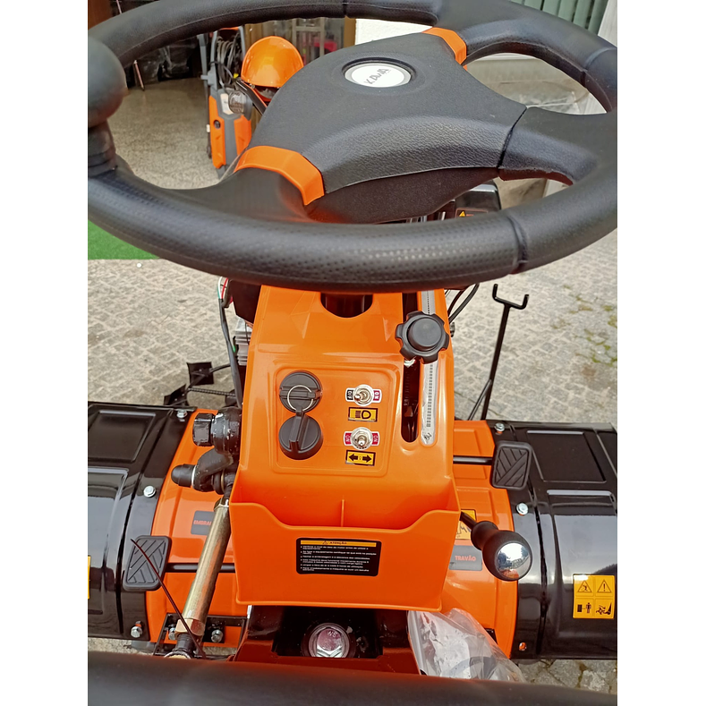 Mini Trator DIESEL  11HP Arranque Eletrico 11