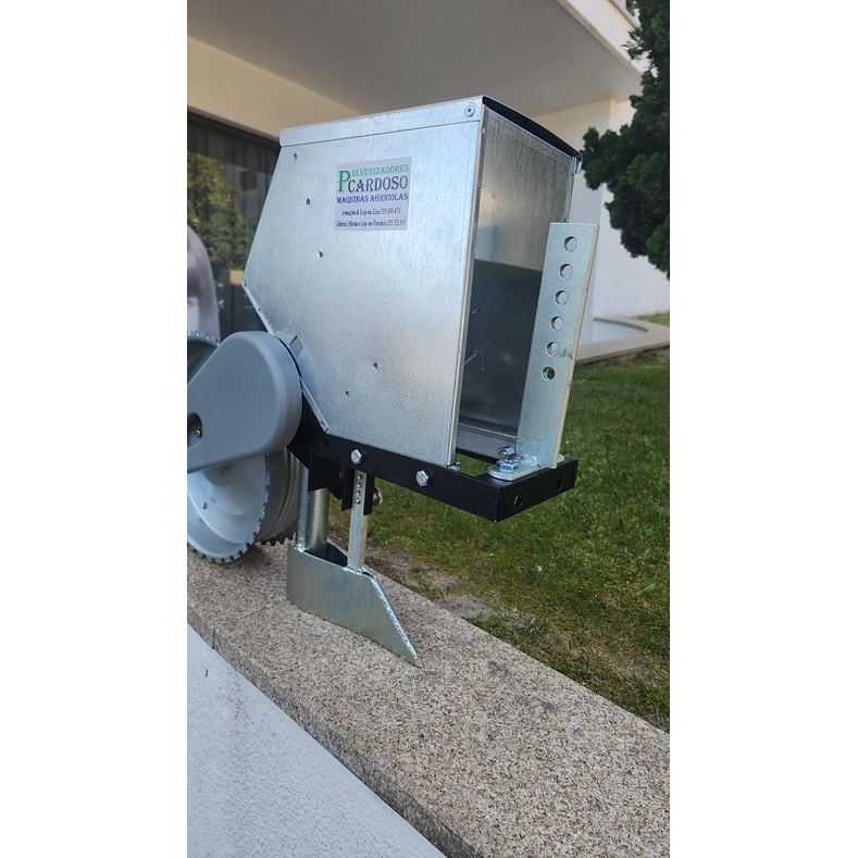 Semeador de milho de disco 4