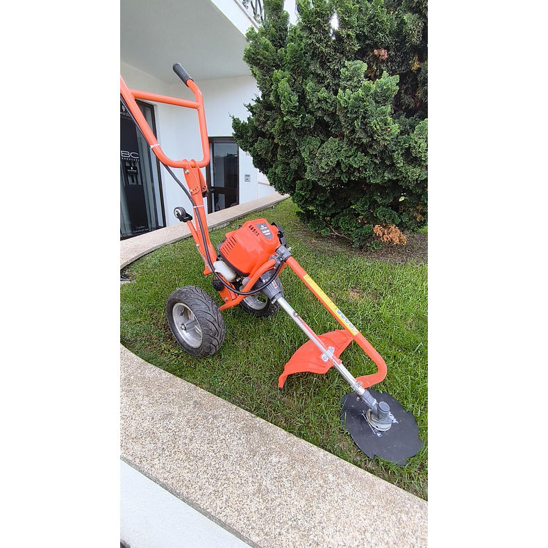 Roçadora Com Rodas Daewoo 4T 35,8cc  Usada 1