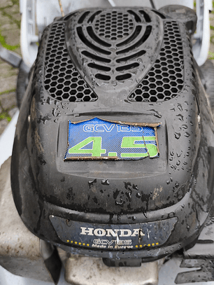 Corta relva OLEO-MAC com motor HONDA usado