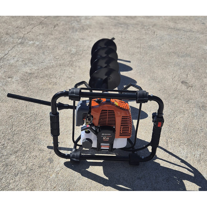 Perfurador de Solo a Gasolina DAEWOO 6