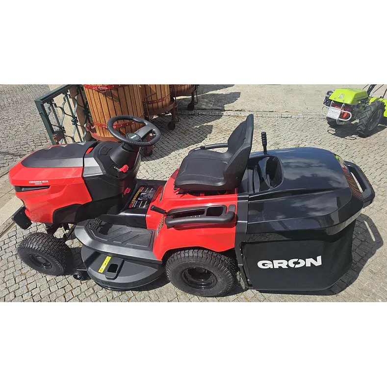Trator corta-relva Gron  2