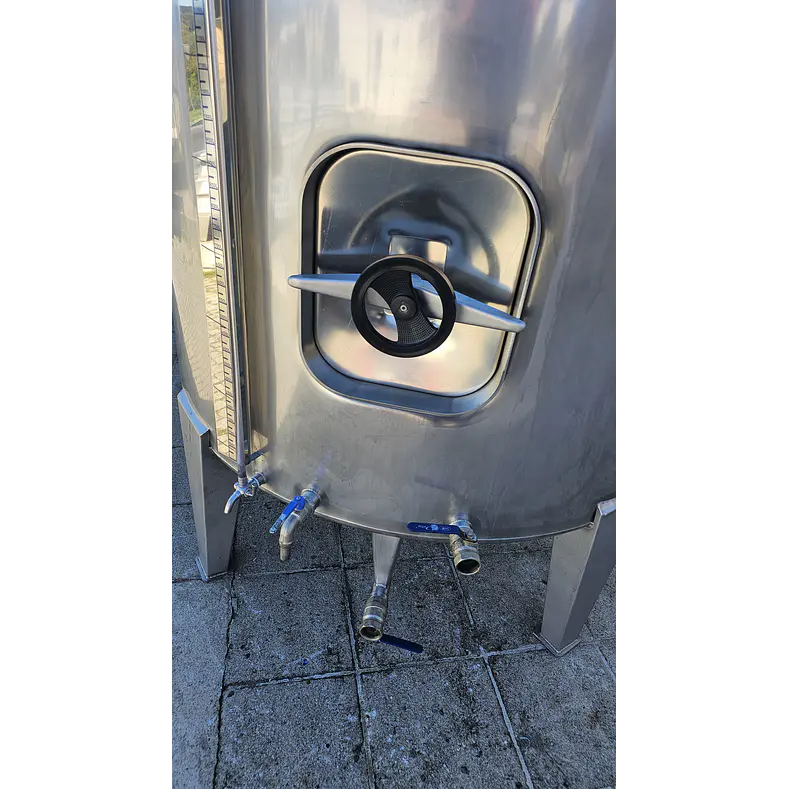 Cuba Inox 2500 Litros 4