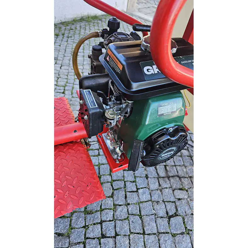 Pulverizador rebocável 120 litros usado 2