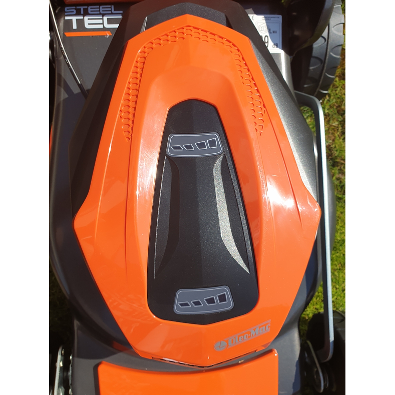 Corta Relva Bateria Oleo-Mac Kit C/Carregador e Bateria Incluída 5