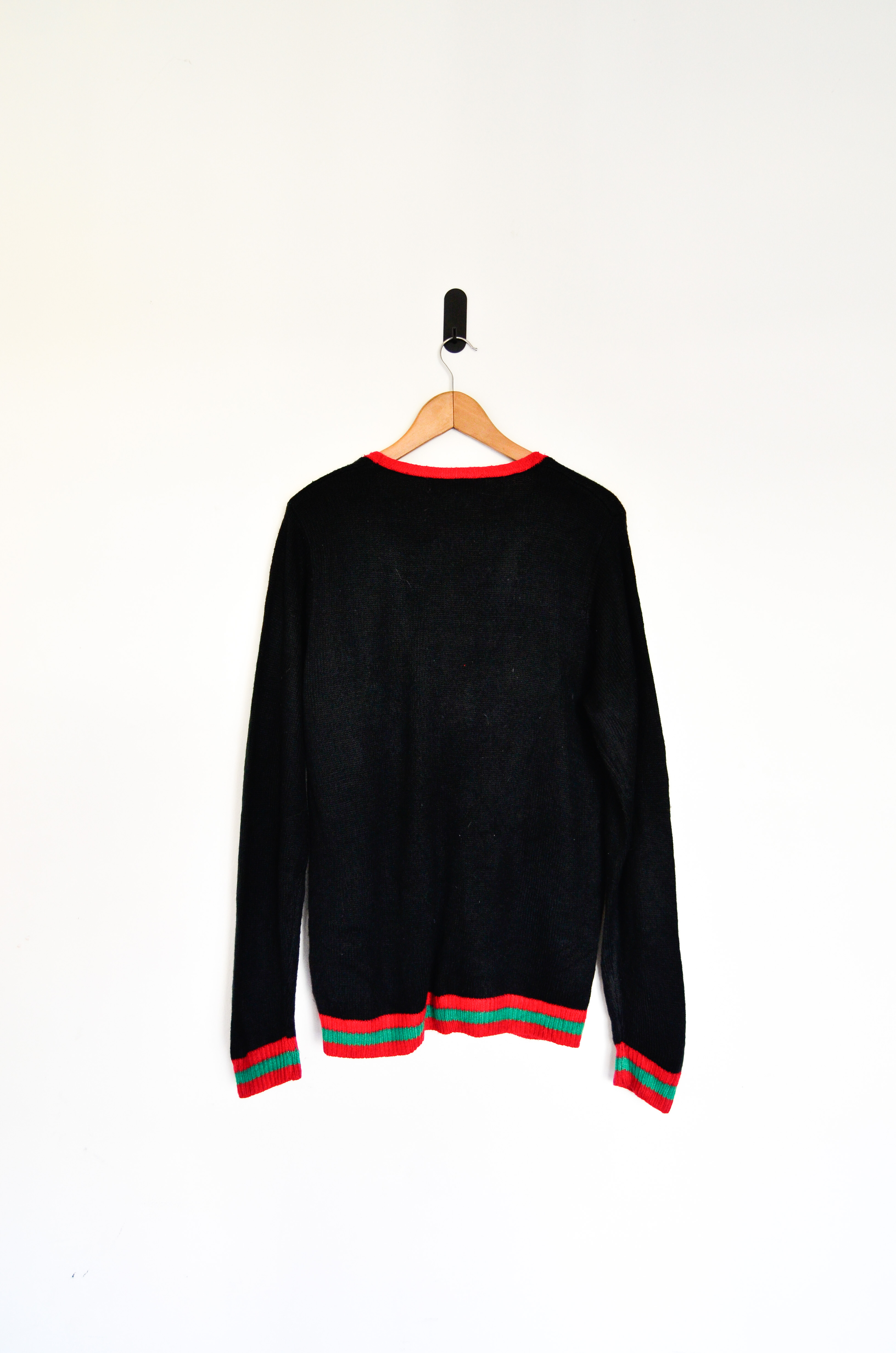 Sweater negro florecitas