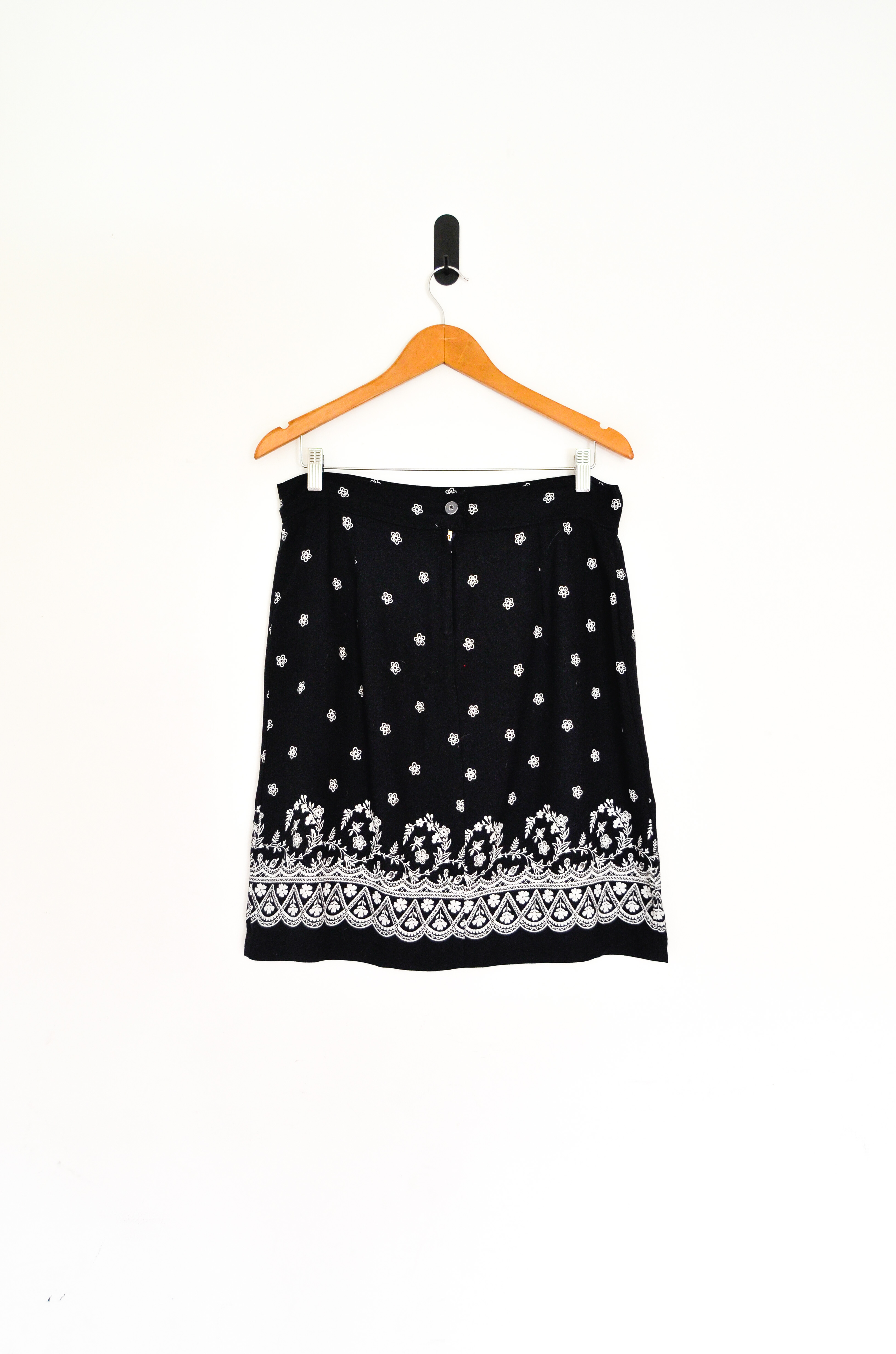 Falda negra black floral