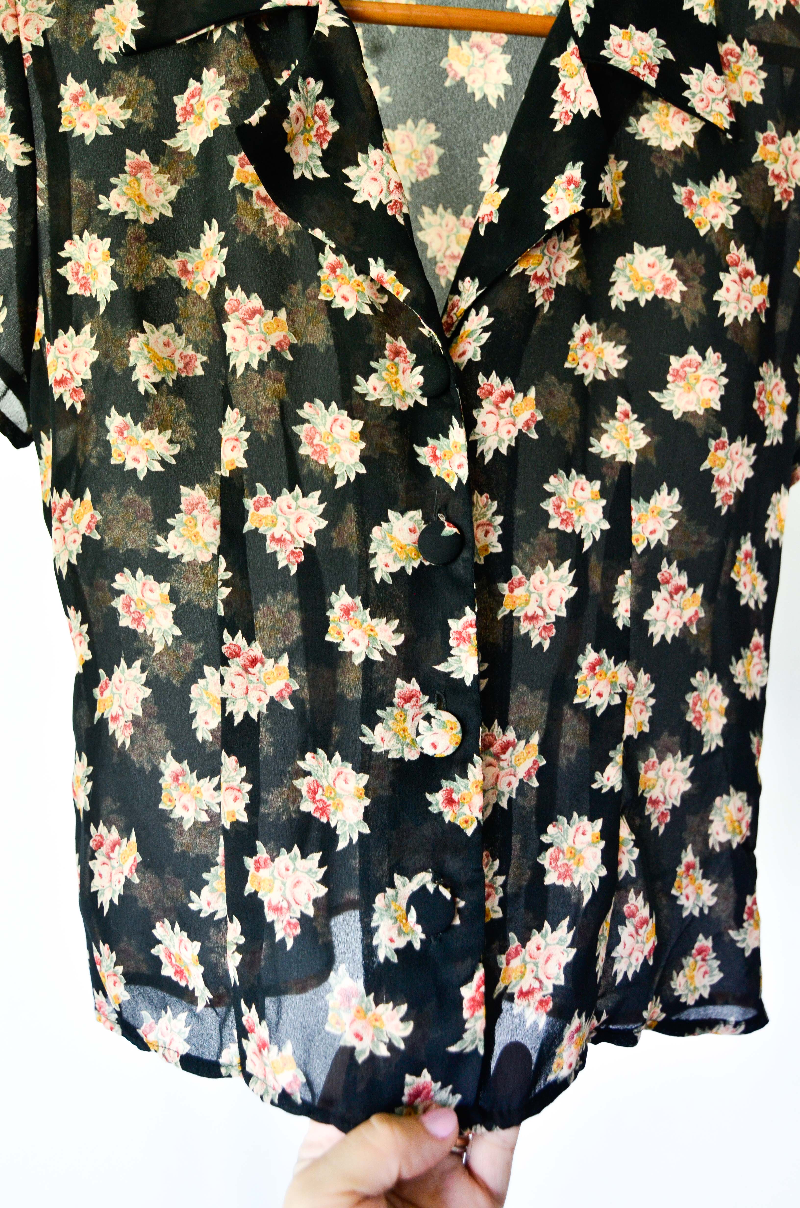 Blusa 90s floral transparencia