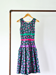 Vestido negro floral dots