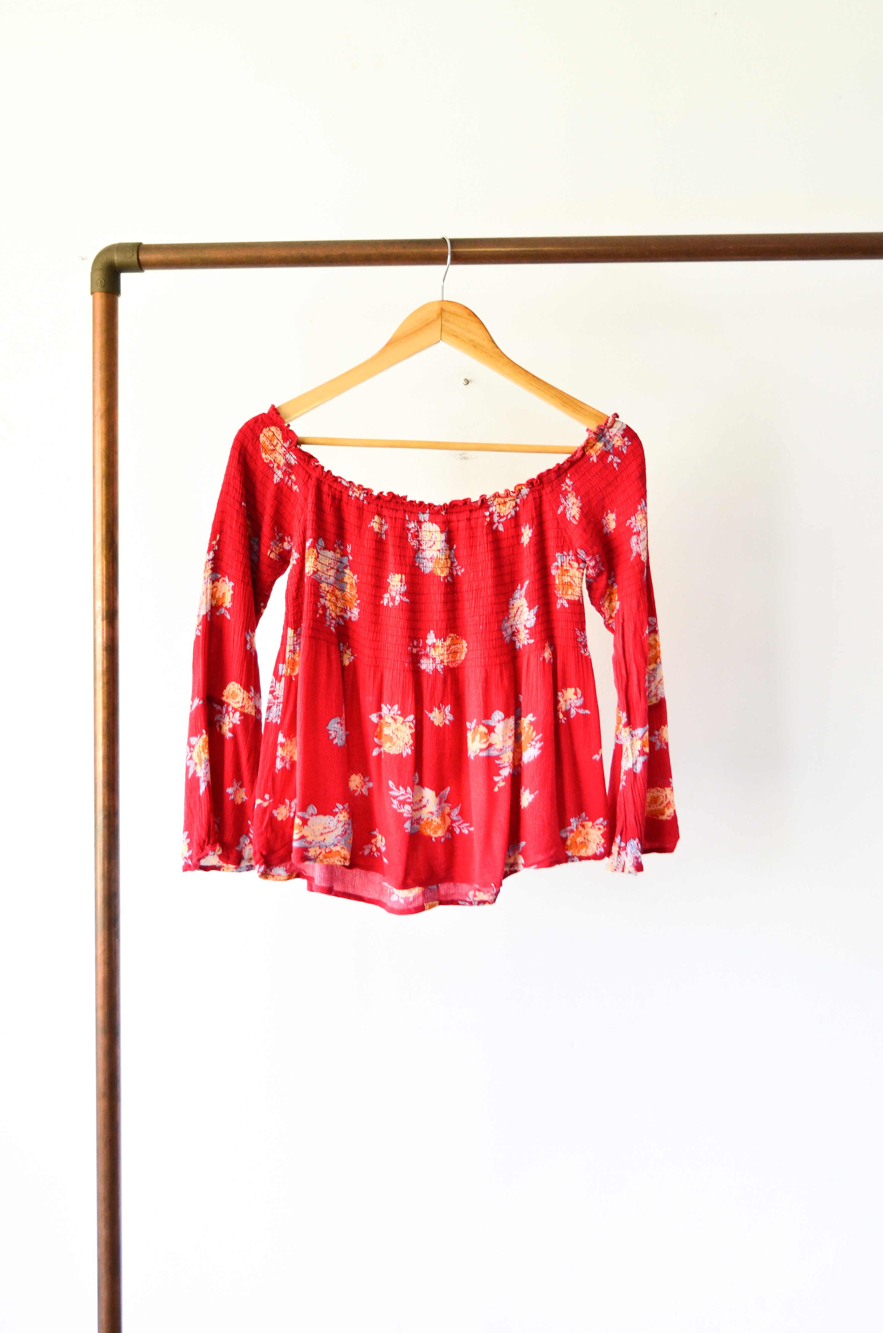 Top rojo floral