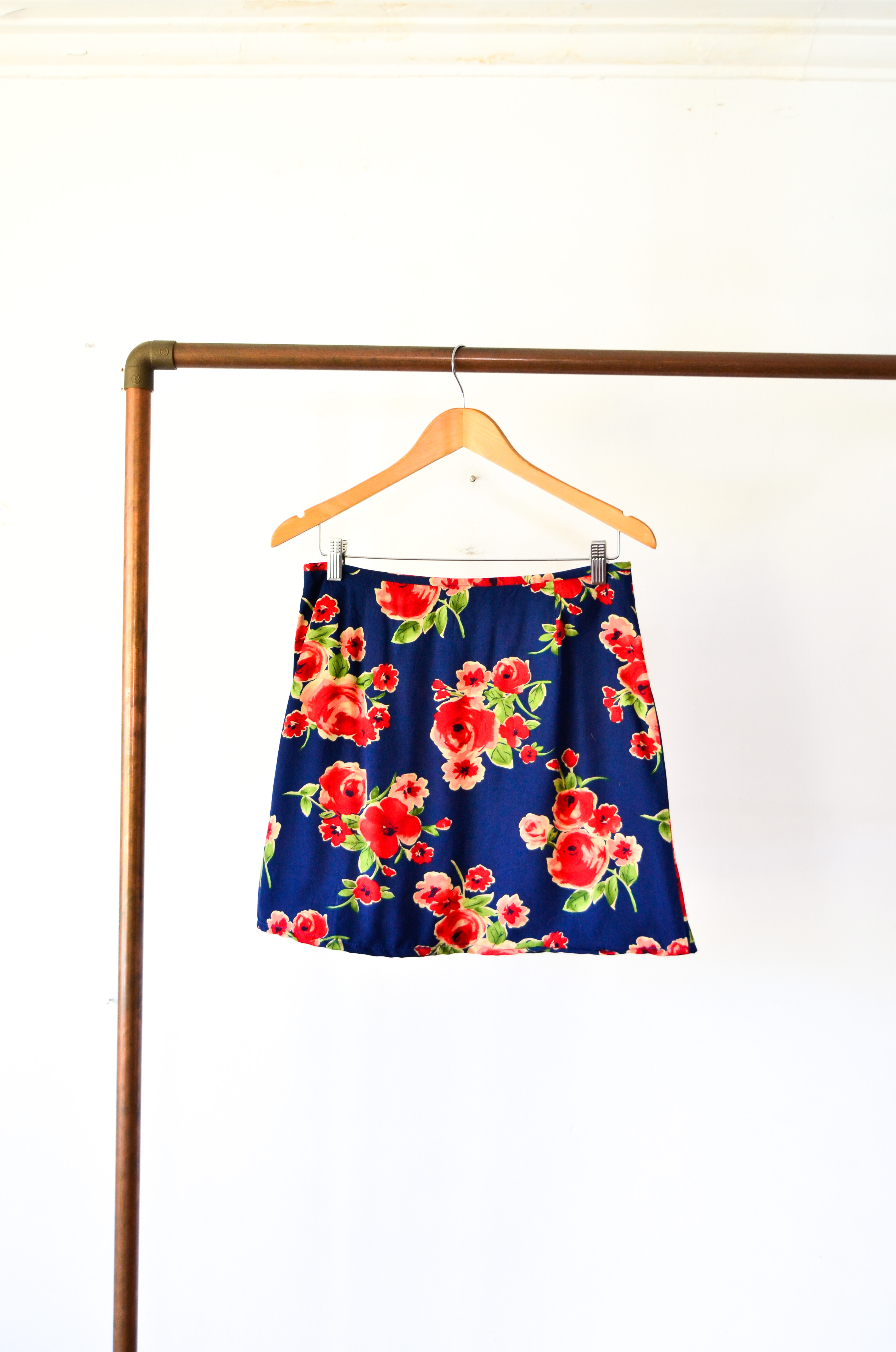 Falda navy blue floral