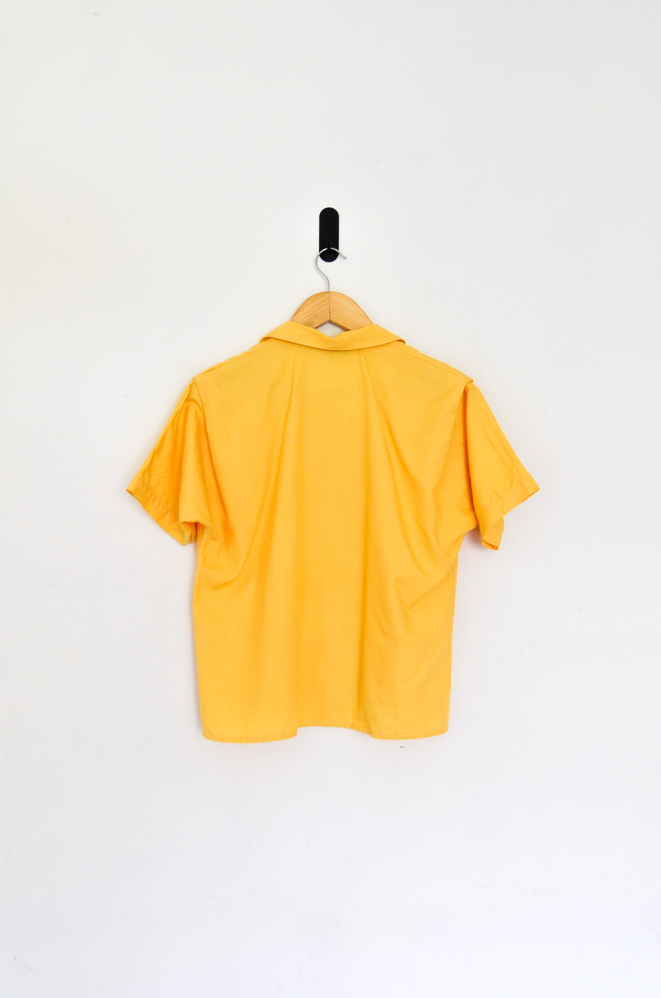 Blusa amarilla vintage crop