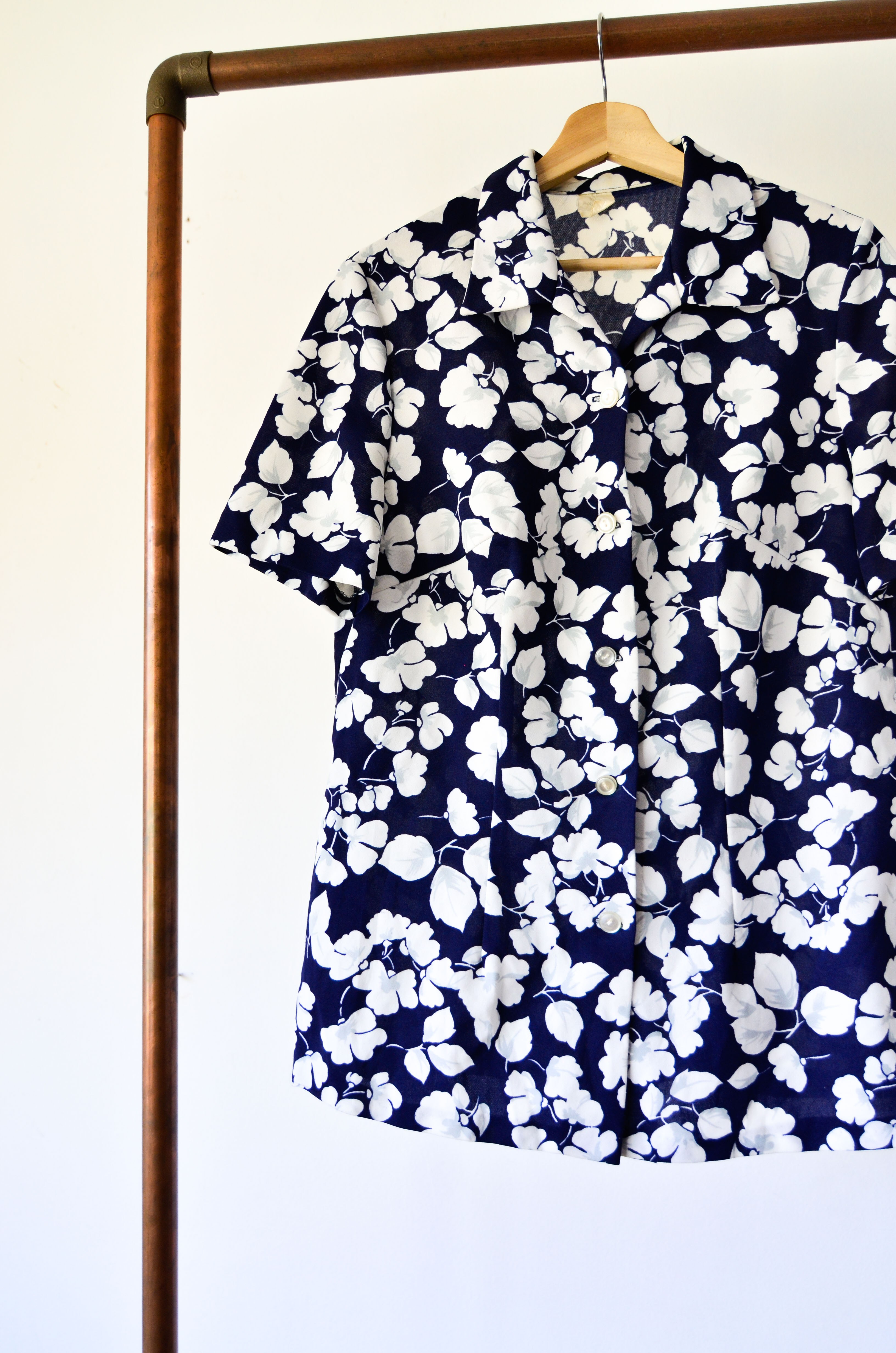 Blusón 70s navy floral