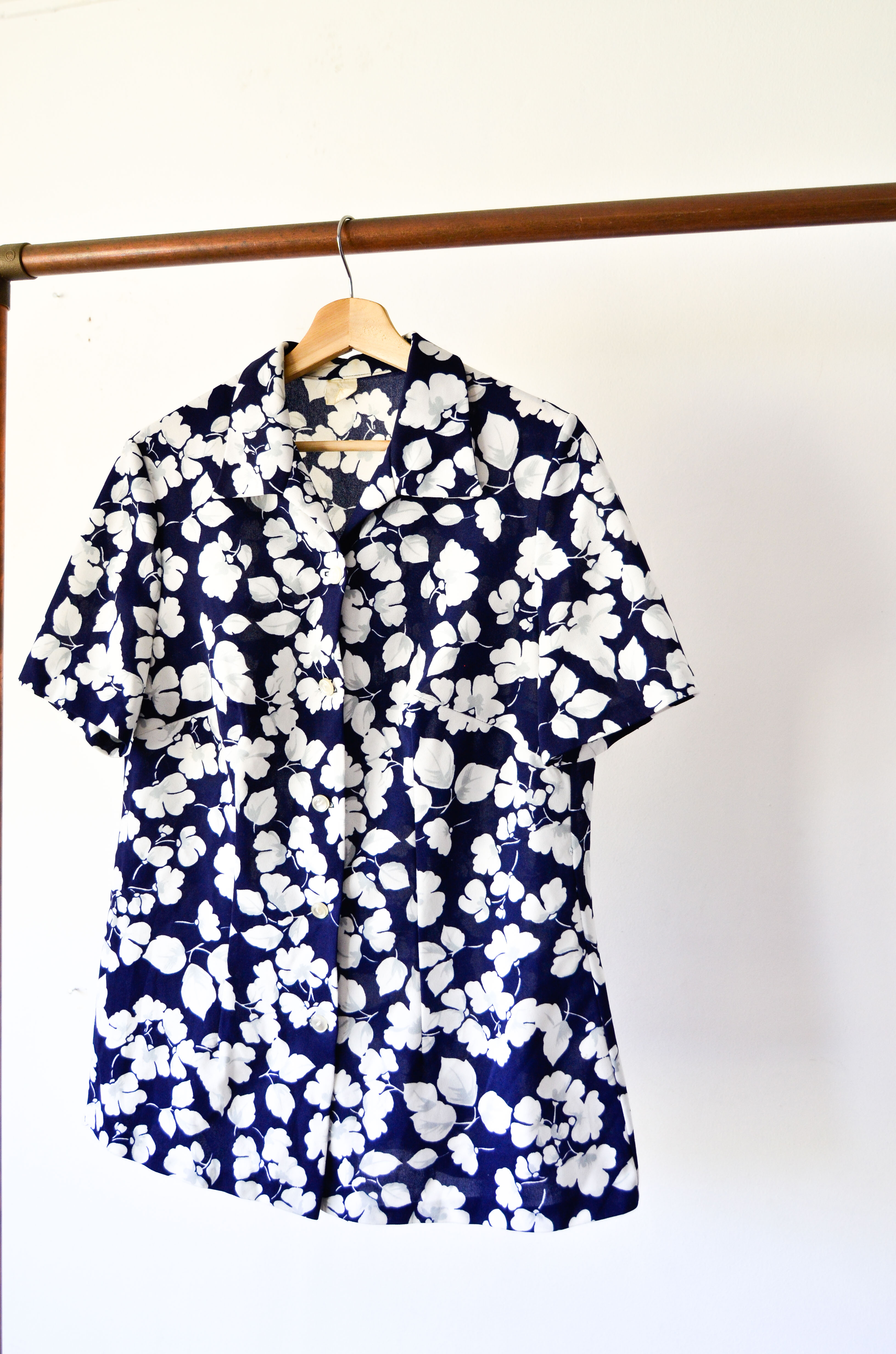 Blusón 70s navy floral