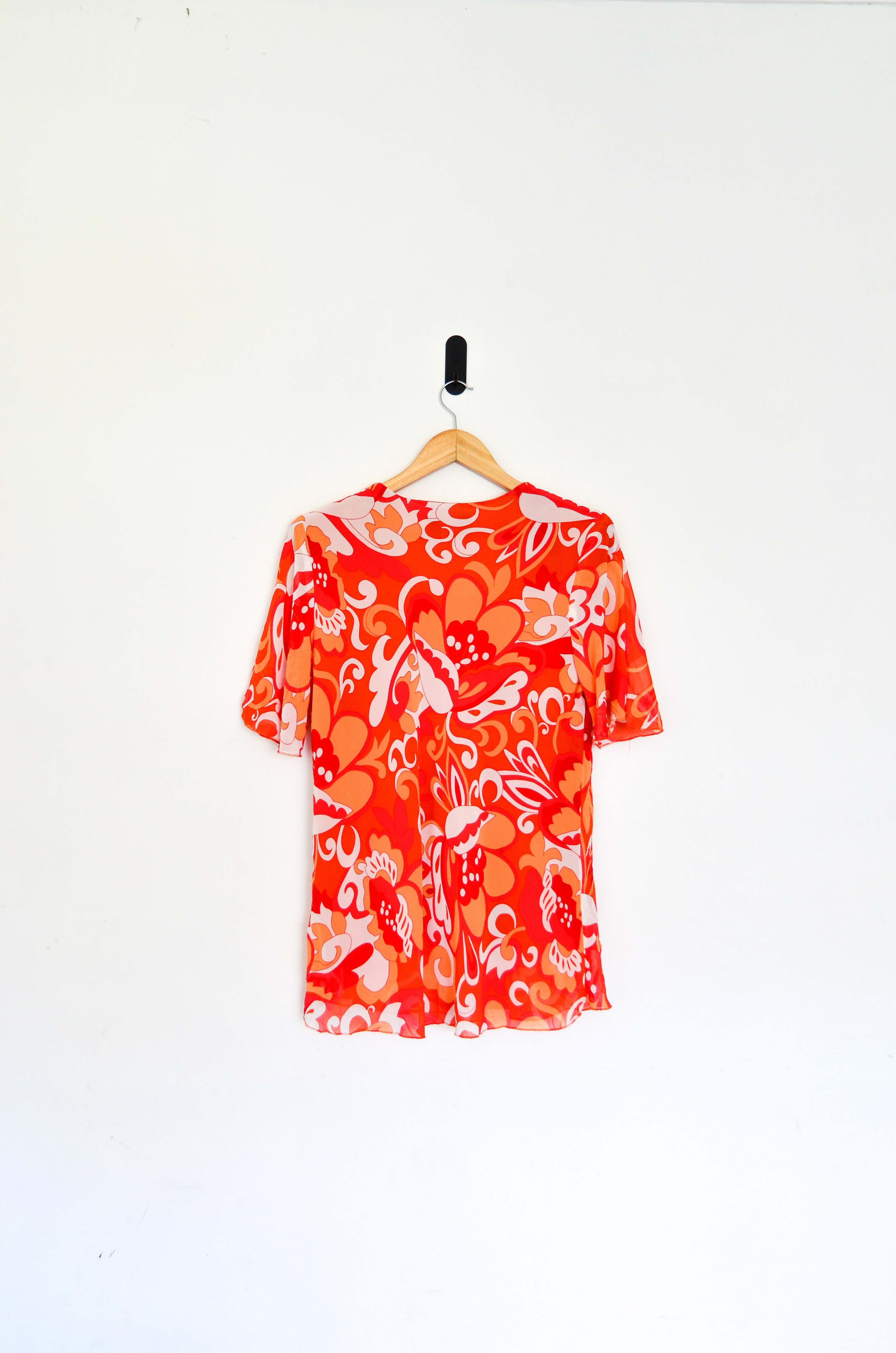 Blusa naranjo retro print