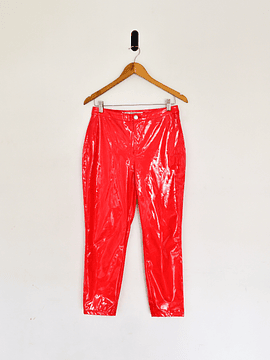Pantalón rojo charol