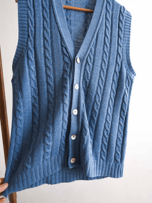 Sweater vest babyblue trenzado