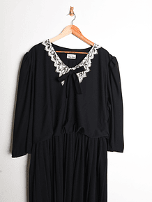 Vestido negro vintage lazito