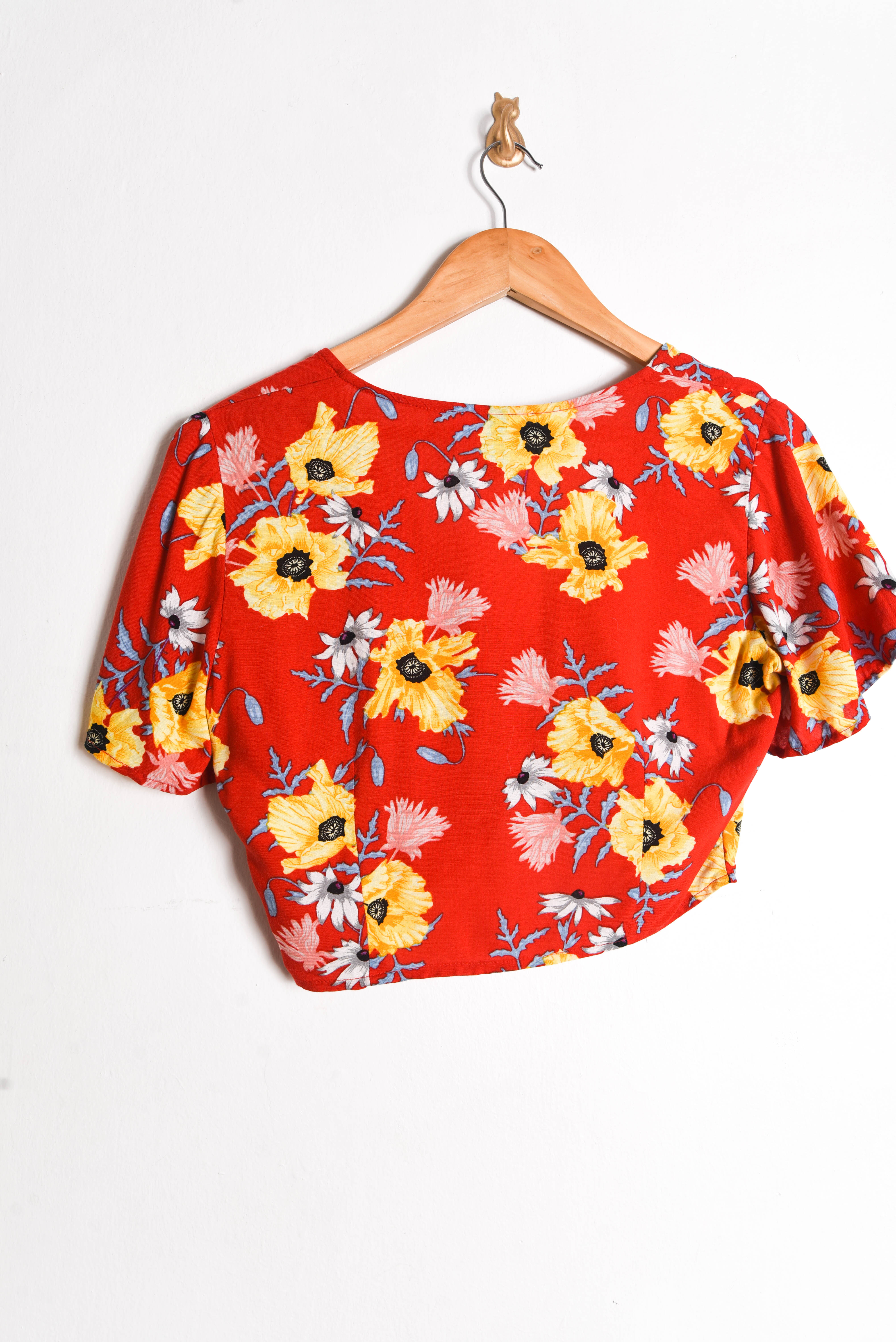 Blusa roja floral