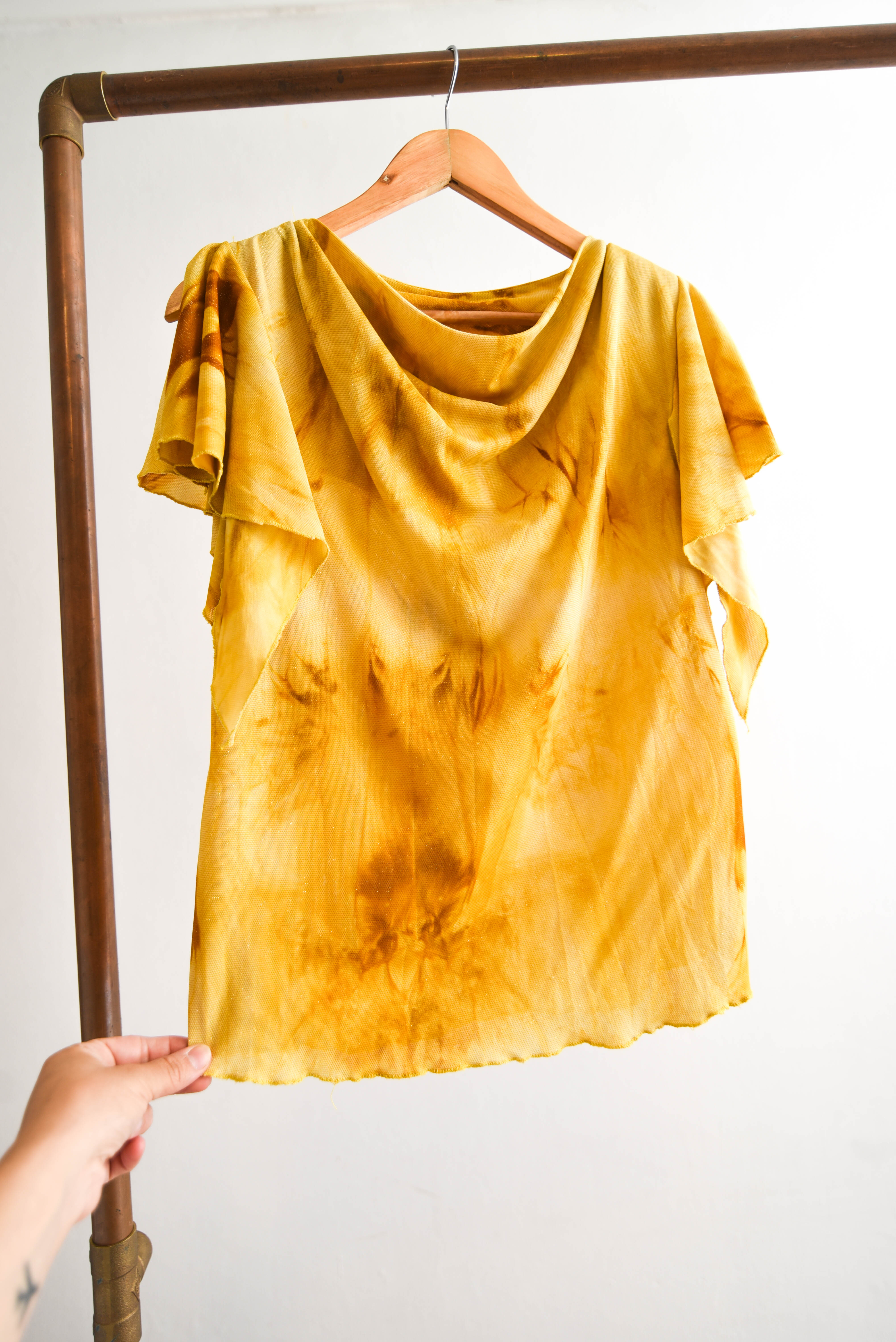 Top tie dye shiny yellow