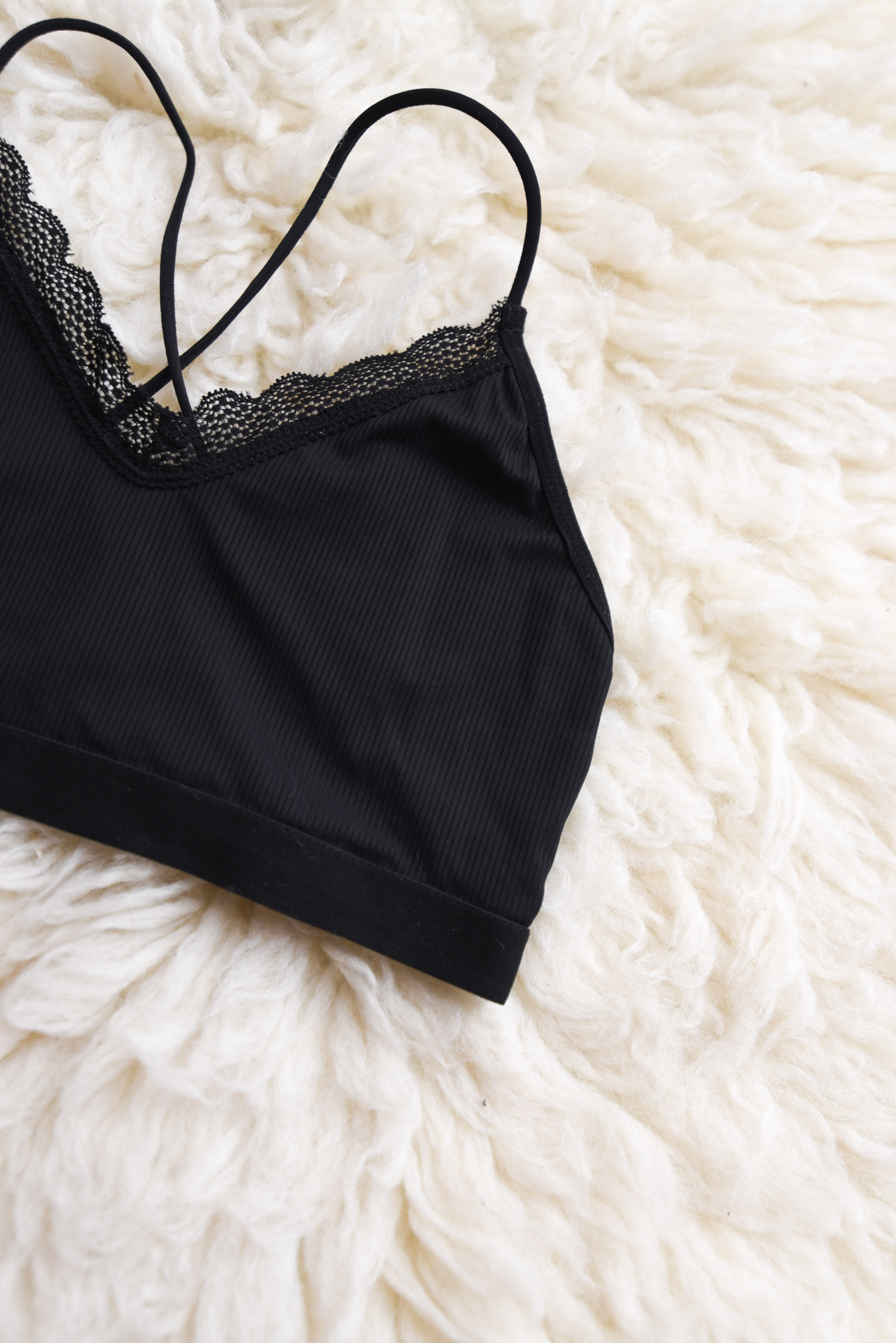 Bralette negro cruzado