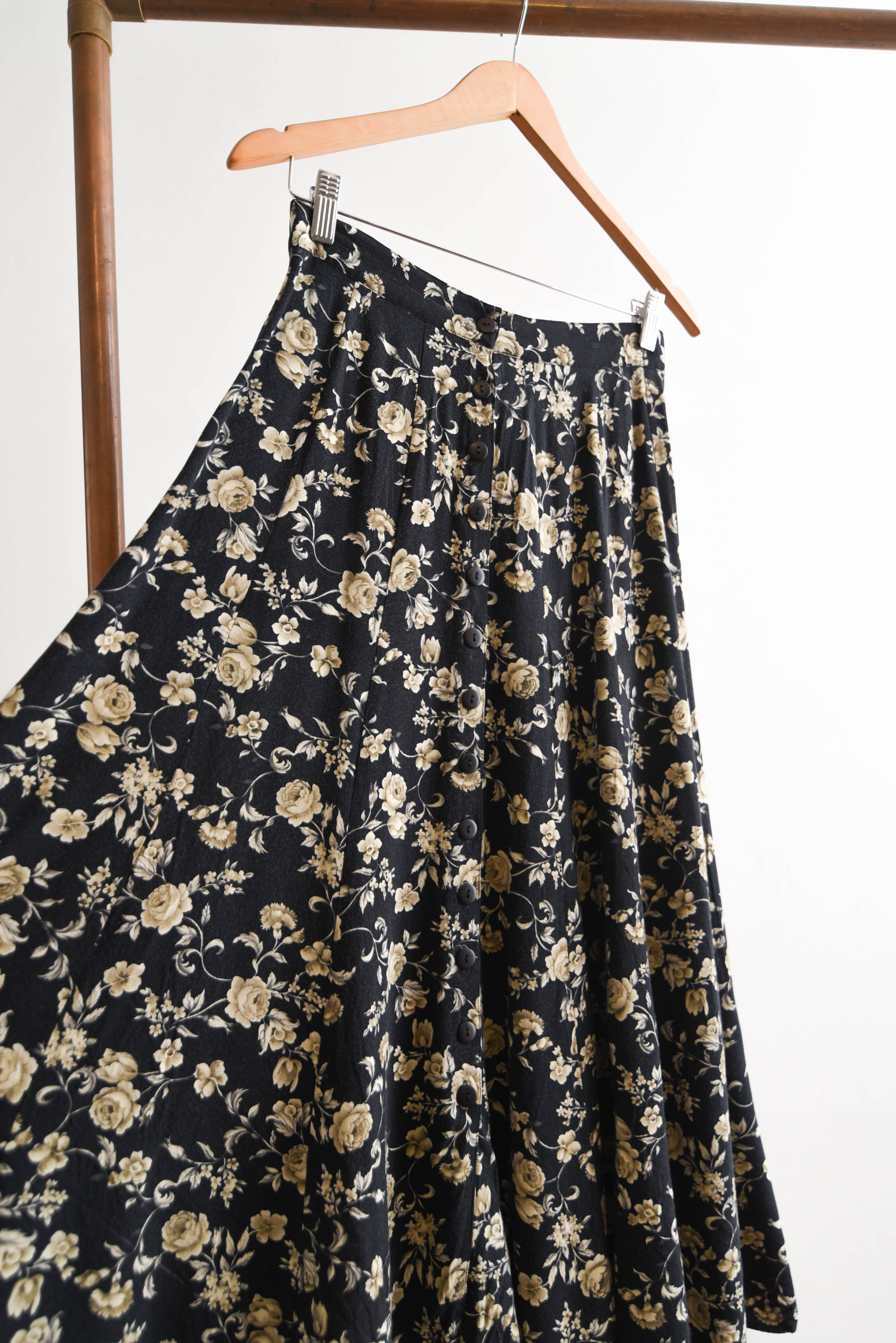 Maxi falda negra floral vintage